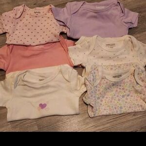 4/25 $ 💜 Set of Baby Onesies in Pastel Colors